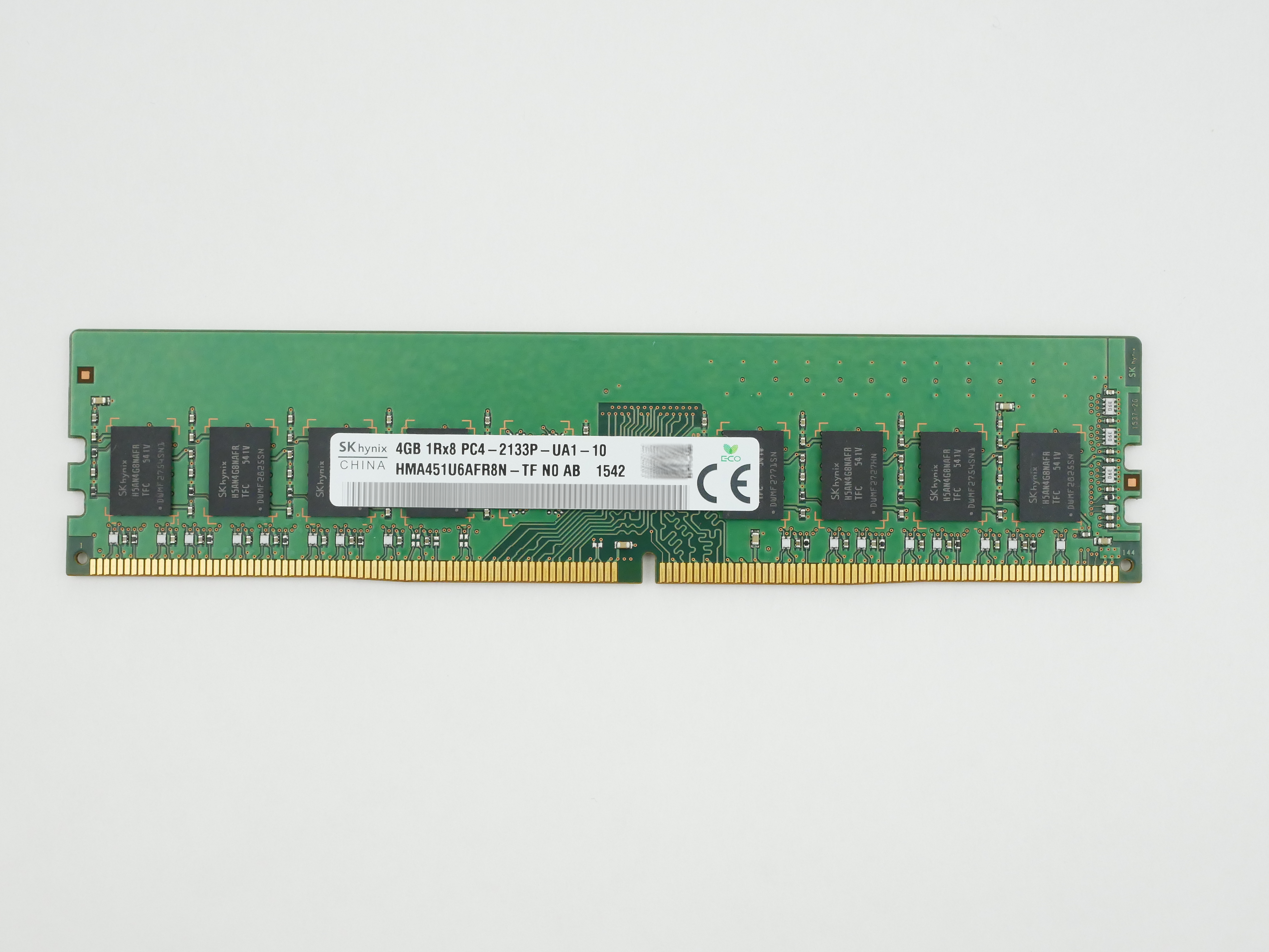 Hynix 4GB DDR4-2133MHz Non-ECC Unbuffered 288pin DIMM 1.2V HMA451U6AFR8N-TF